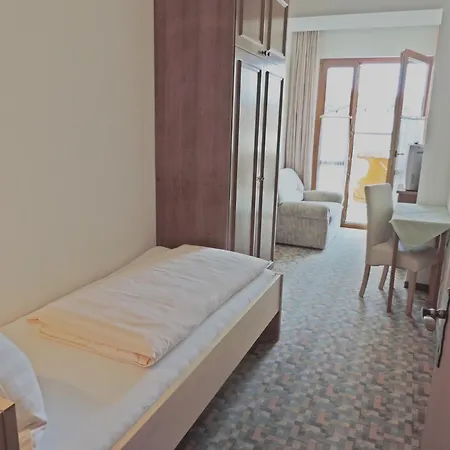 Golf-tennis-wellnesshotel Mori 4* סנט קנזיאן