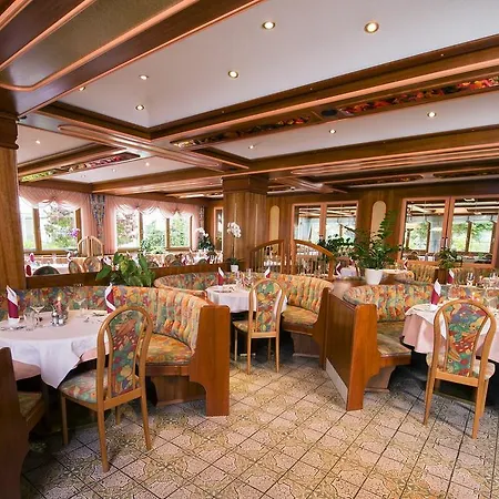 Golf-tennis-wellnesshotel Mori Hotel 4*